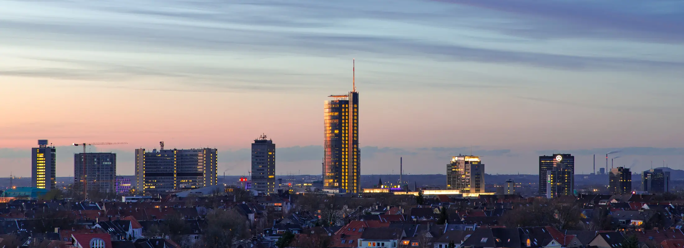 Blick auf Essen in der Dämmerung