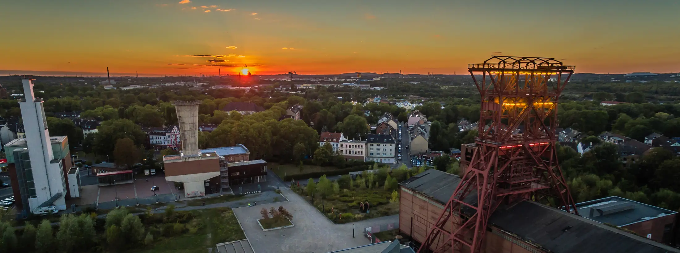 Zeche Consol und der Blick über Gelsenkirchen mit Sonnenuntergang